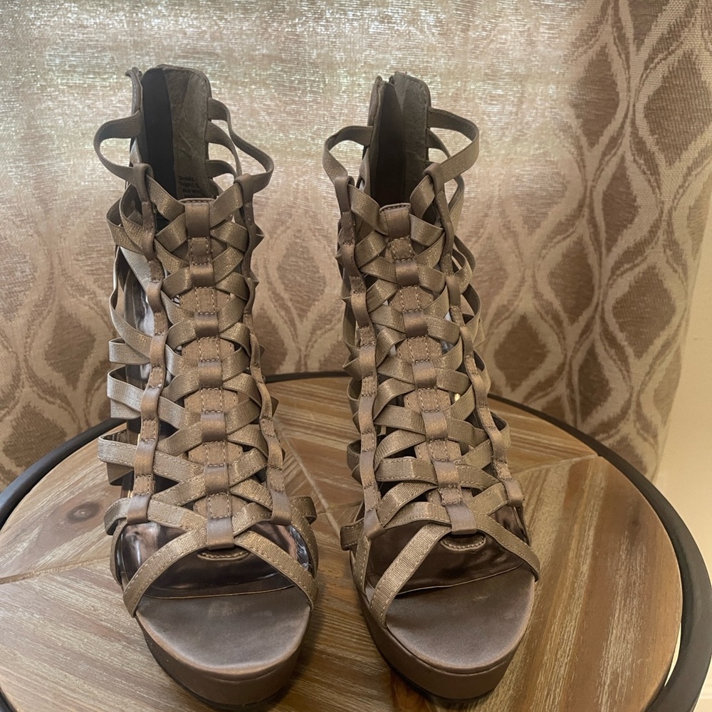 Zigi Soho Fabric Women's Strappy Sandals 10M